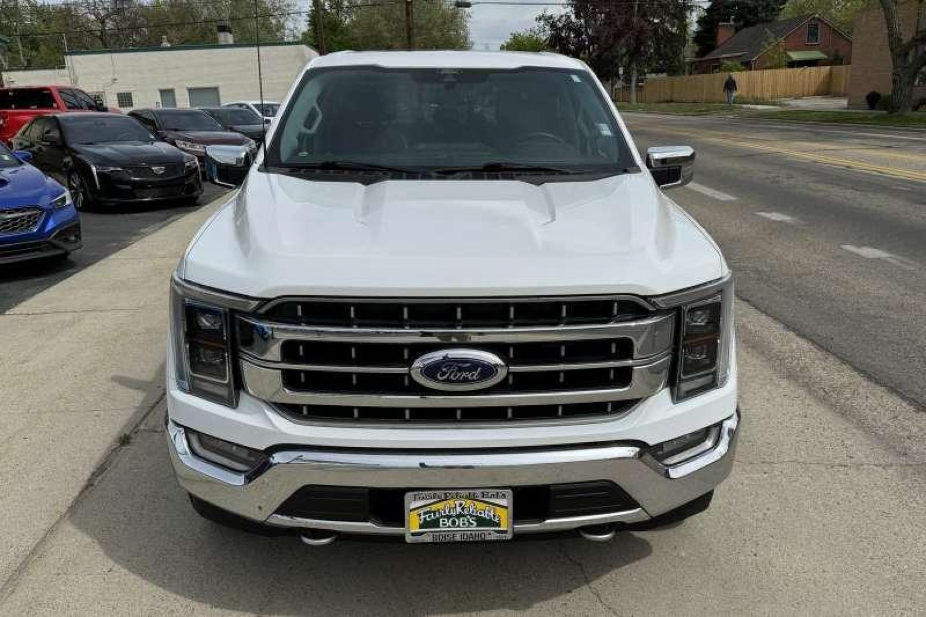 2021 Oxford White /Black Ford F-150 SuperCrew Lariat (1FTFW1E85MF) with an V6 3.5 Liter Twin-Turbo engine, Automatic transmission, located at 2304 W. Main St., Boise, ID, 83702, (208) 342-7777, 43.622105, -116.218658 - What An Amazing Truck! Must Drive To Appreciate! - Photo #3